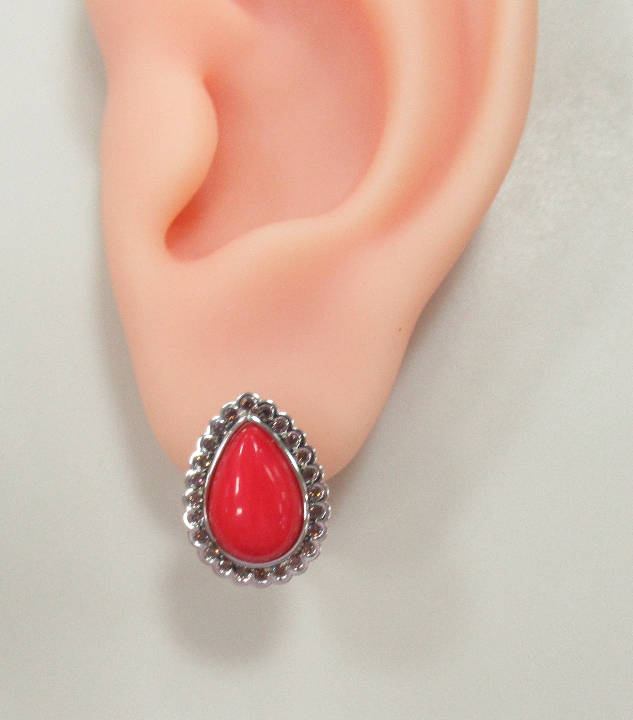Серебряные серьги с кораллами